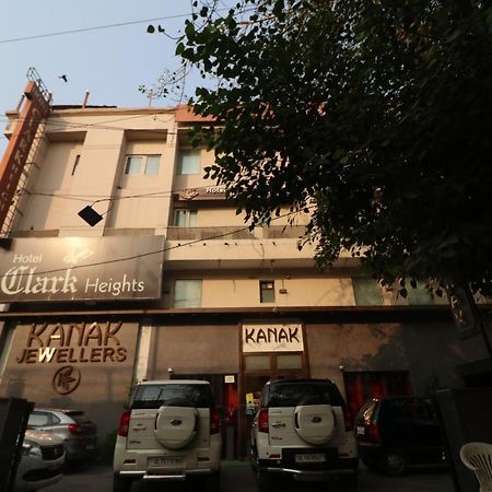 Hotel Clark Heights New Delhi Extérieur photo
