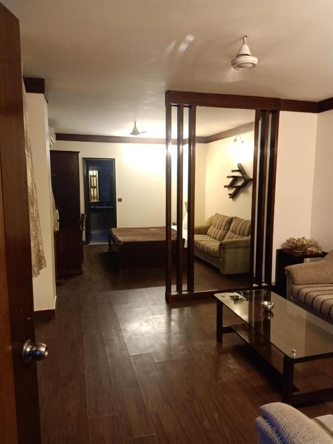 Hotel Clark Heights New Delhi Extérieur photo