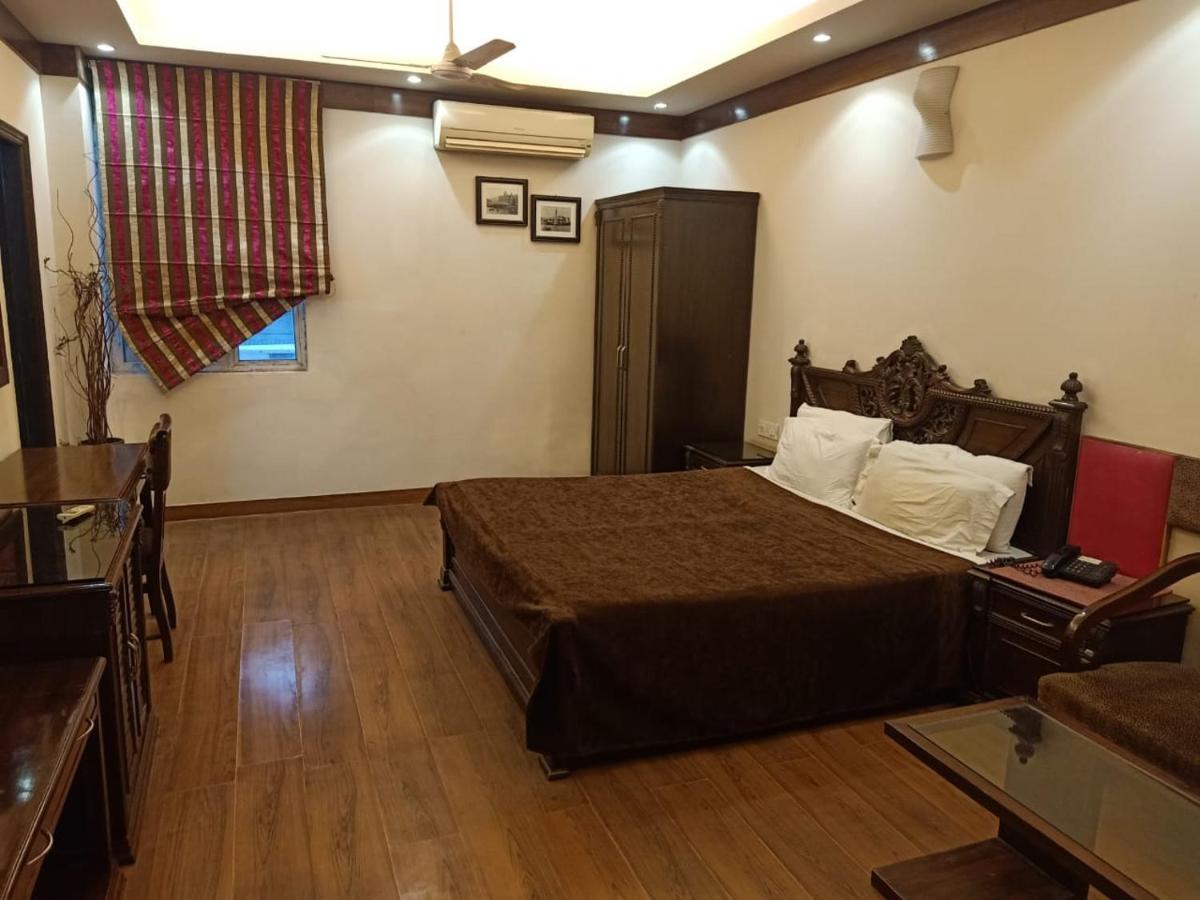 Hotel Clark Heights New Delhi Extérieur photo