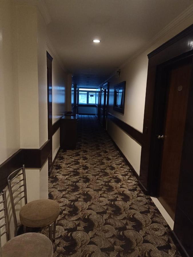Hotel Clark Heights New Delhi Extérieur photo