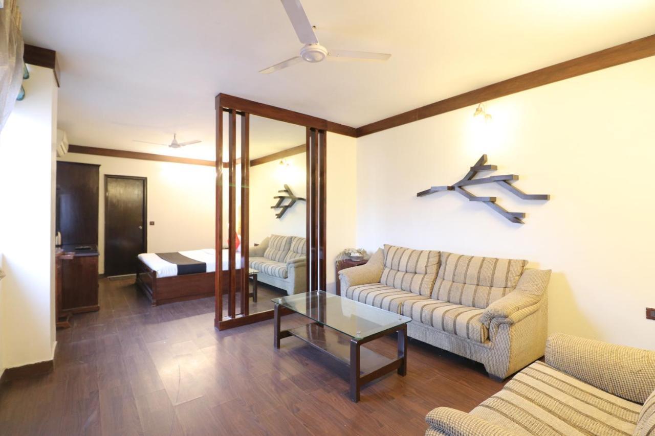 Hotel Clark Heights New Delhi Extérieur photo