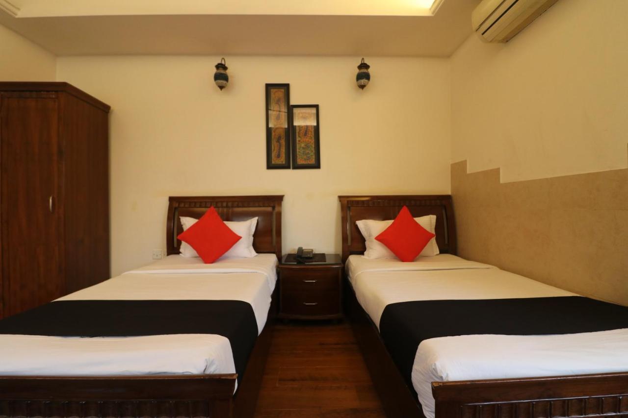 Hotel Clark Heights New Delhi Extérieur photo
