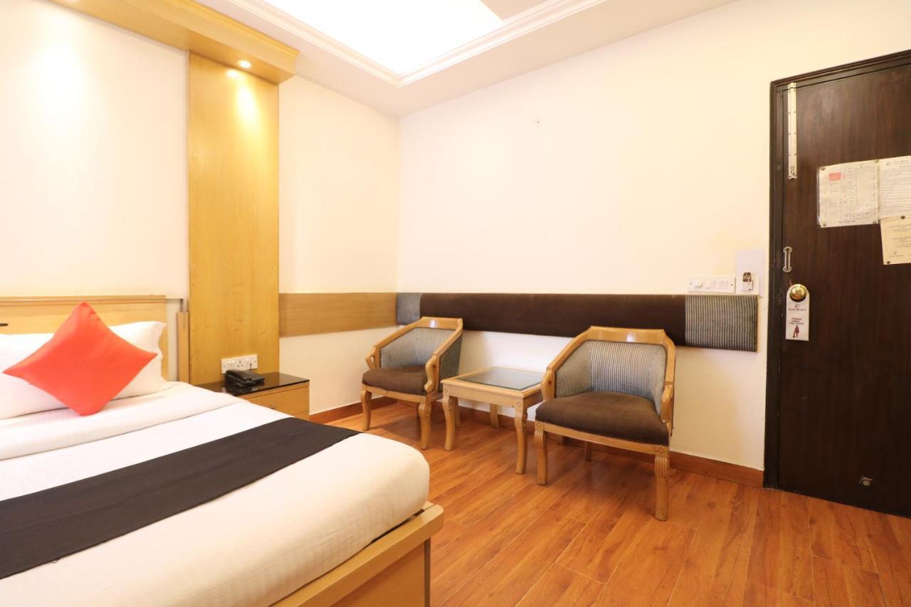 Hotel Clark Heights New Delhi Extérieur photo