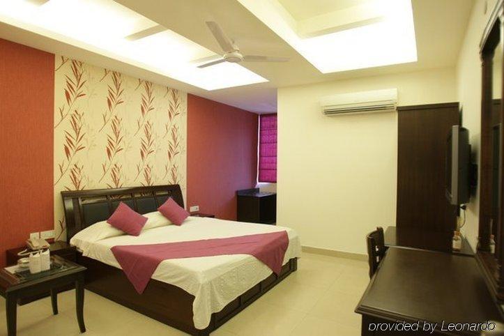 Hotel Clark Heights New Delhi Chambre photo