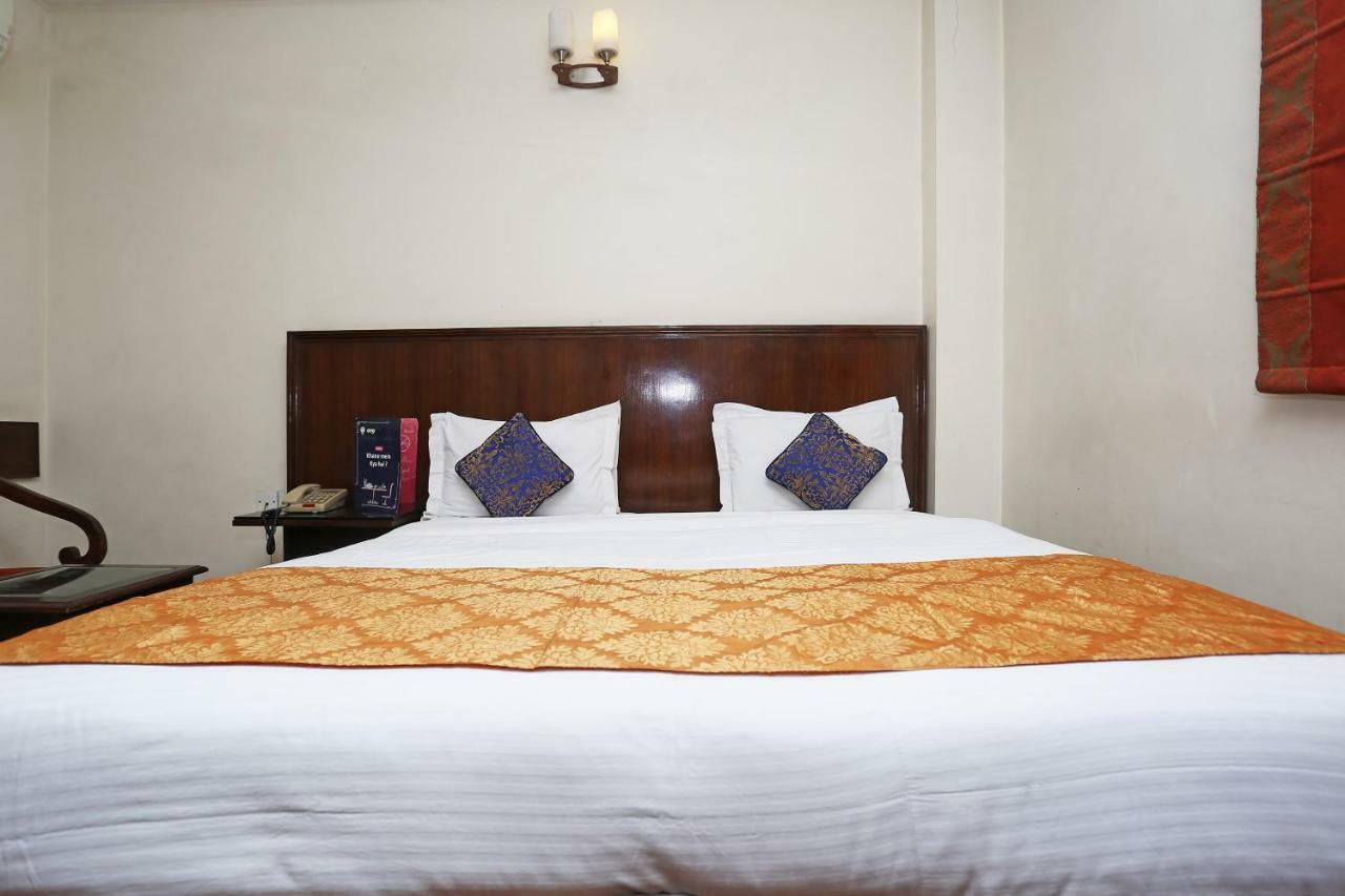 Hotel Clark Heights New Delhi Extérieur photo