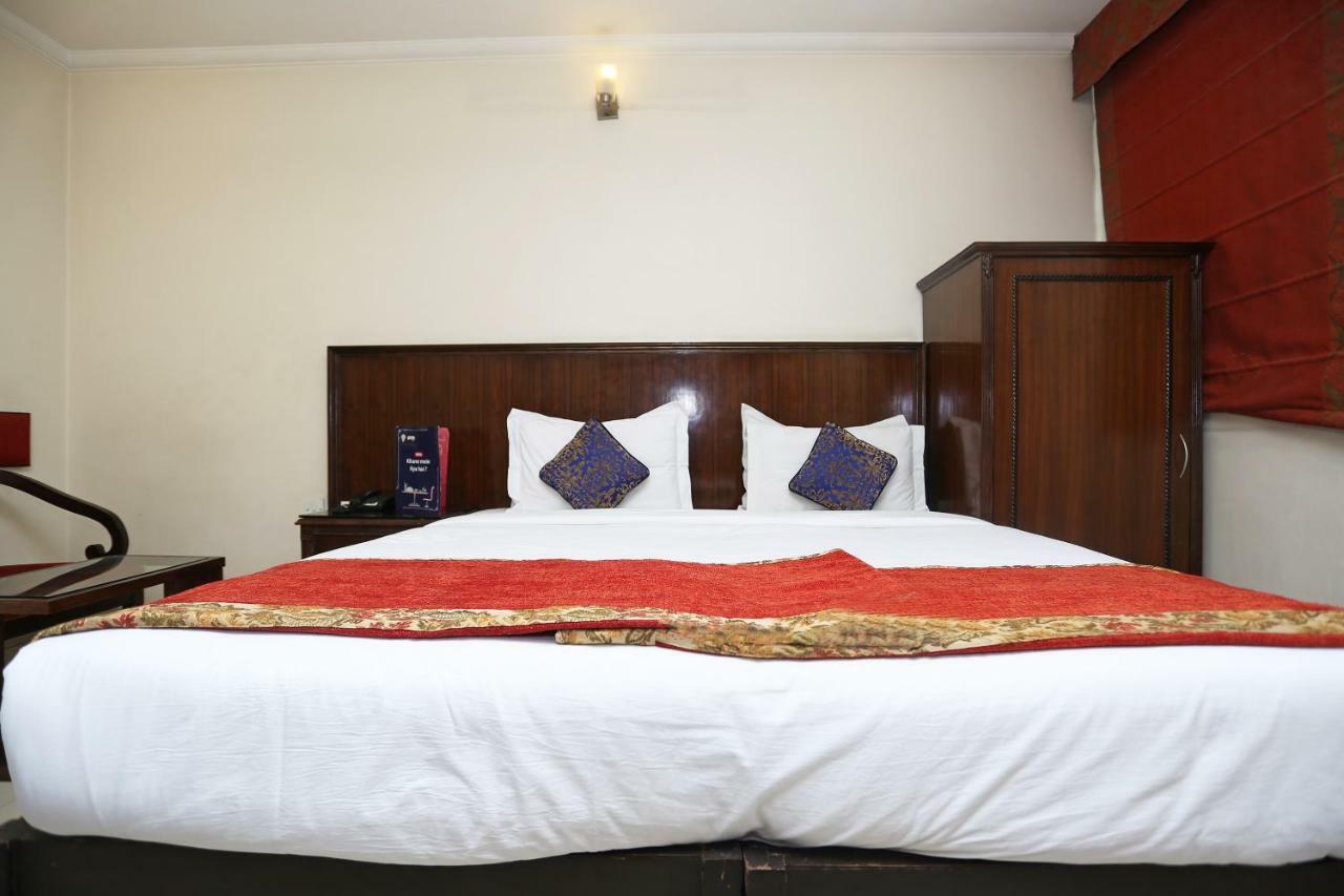 Hotel Clark Heights New Delhi Extérieur photo