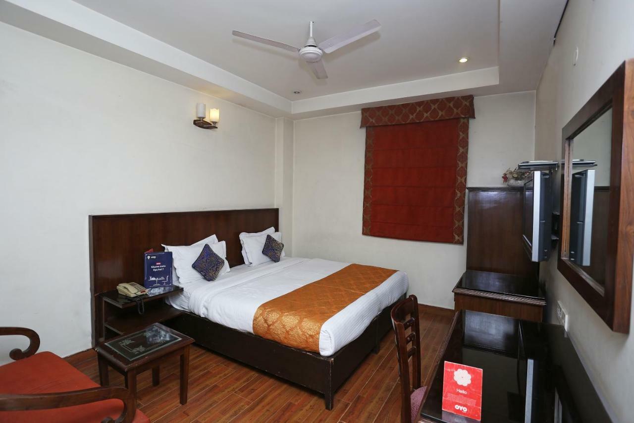 Hotel Clark Heights New Delhi Extérieur photo